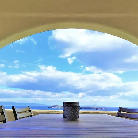 Mosaic Apartment *